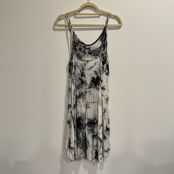 Cute 🏖️ beachy Dress or Cover Up 🏝️ - Picture 2 of 3